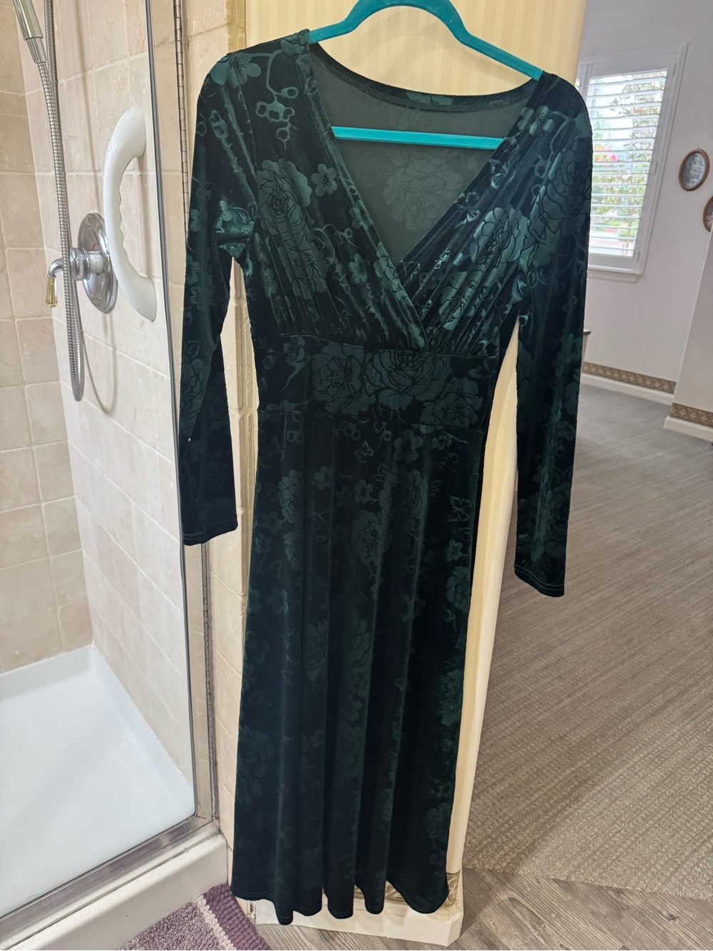 Long Sleeve Dark Green Floral Velvet Wrap Dress